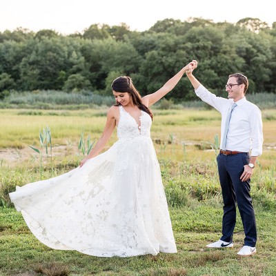 Tidbits for brides: The anatomy of a first look